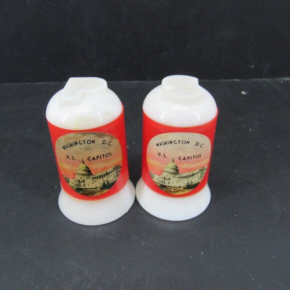 Vintage Washington D.C. U.S. Capitol Salt and Pepper Shakers Plastic 2 1/4" - Picture 2 of 9